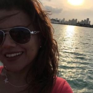 Meet your Posher, Adriana